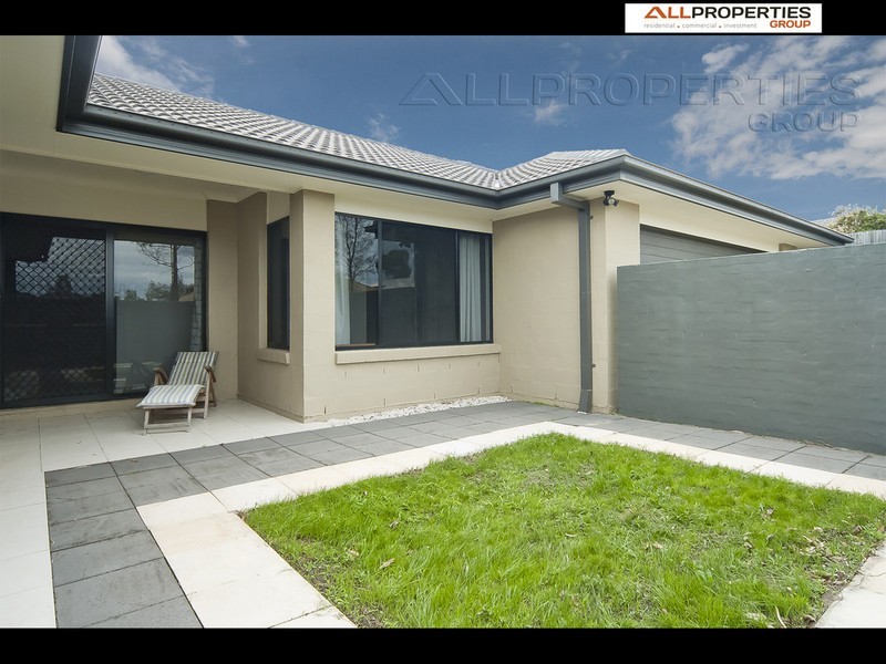 1 Gregory Close, Forest Lake QLD 4078