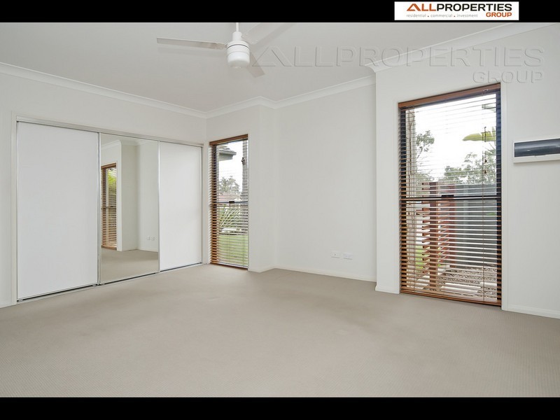 1 Gregory Close, Forest Lake QLD 4078