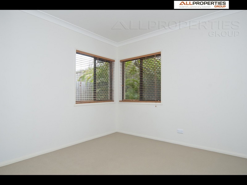 1 Gregory Close, Forest Lake QLD 4078