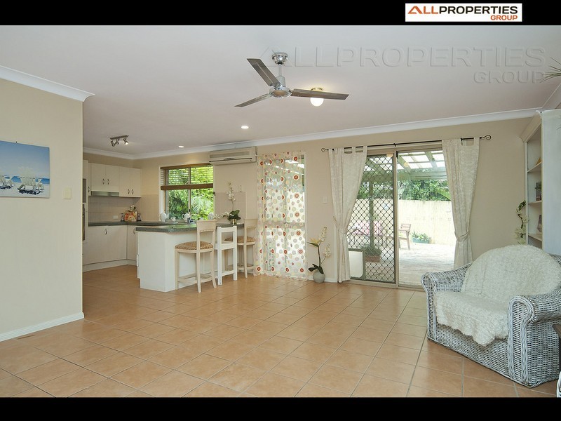 16 Phillip Place, Forest Lake QLD 4078