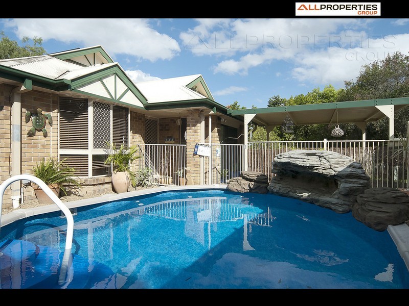 16 Phillip Place, Forest Lake QLD 4078