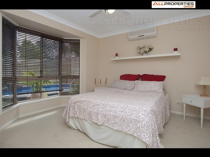 16 Phillip Place, Forest Lake QLD 4078