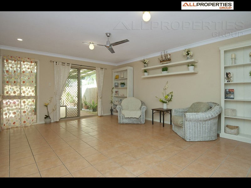 16 Phillip Place, Forest Lake QLD 4078