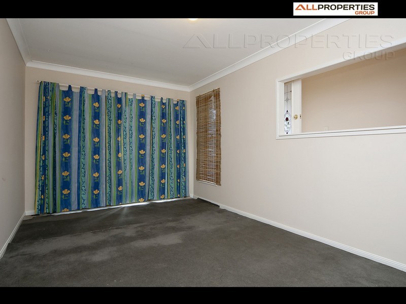 16 Phillip Place, Forest Lake QLD 4078
