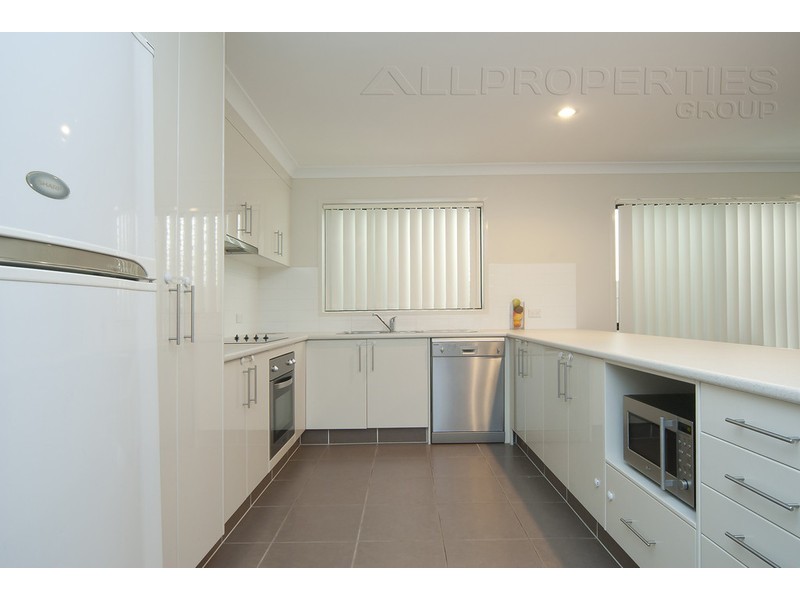 34 Emerald Crescent, Springfield Lakes QLD 4300