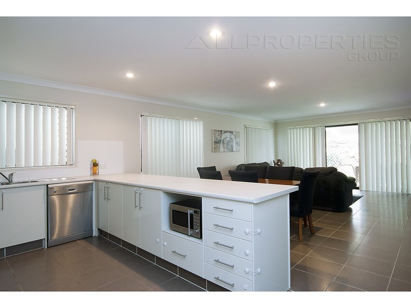 34 Emerald Crescent, Springfield Lakes QLD 4300