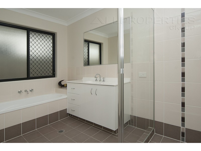 34 Emerald Crescent, Springfield Lakes QLD 4300