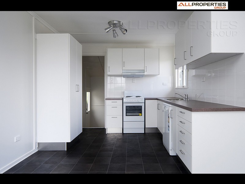 56 Briggs Rd, Raceview QLD 4305
