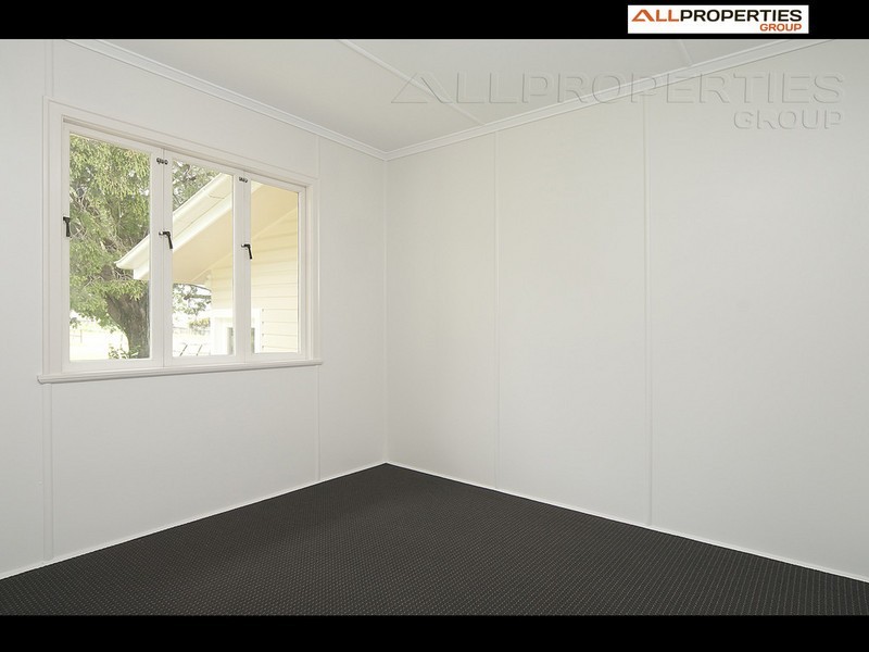 56 Briggs Rd, Raceview QLD 4305
