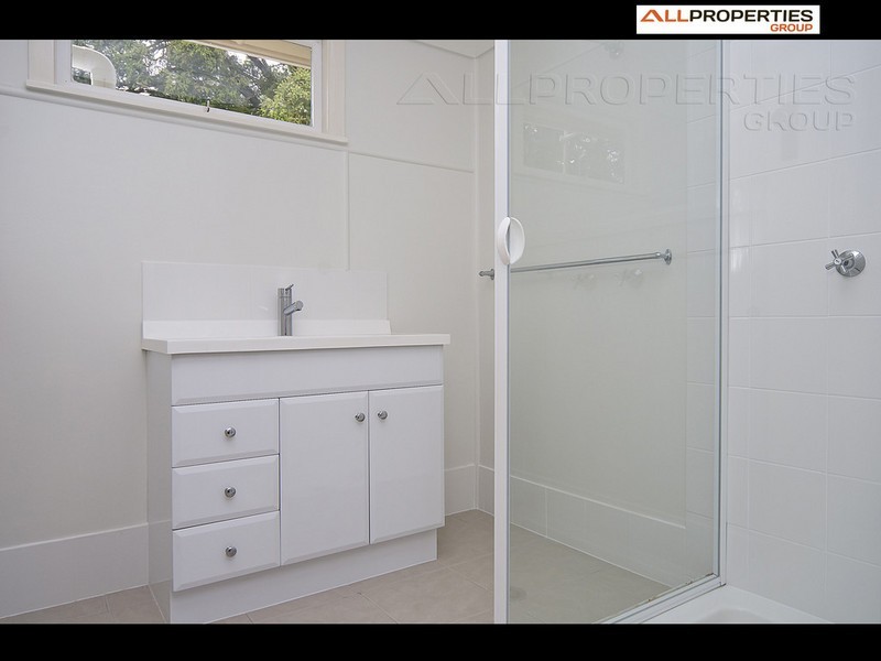 56 Briggs Rd, Raceview QLD 4305