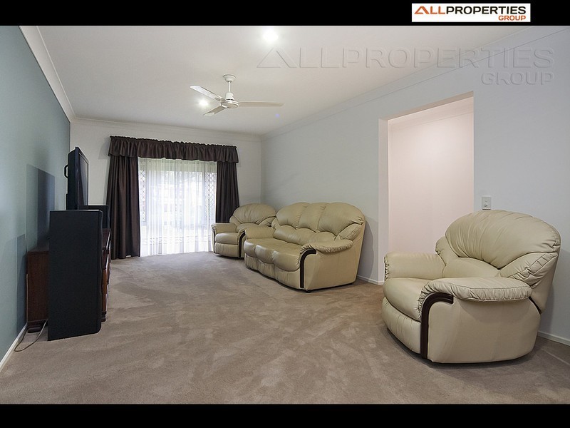 52 Kakadu St, Parkinson QLD 4115