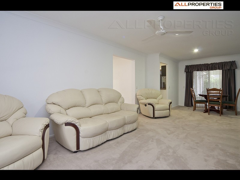 52 Kakadu St, Parkinson QLD 4115