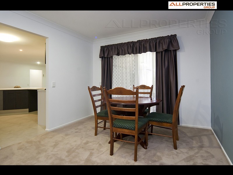 52 Kakadu St, Parkinson QLD 4115