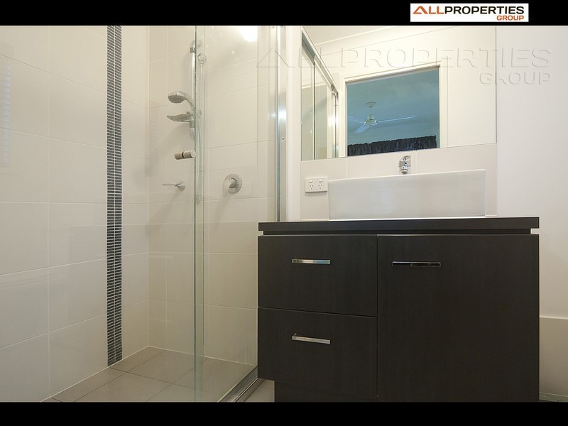 52 Kakadu St, Parkinson QLD 4115