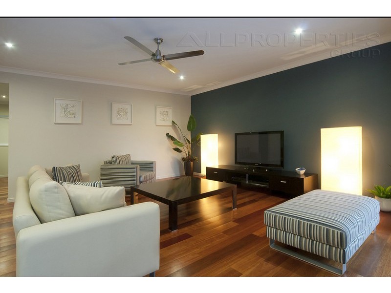 15 Injune Circuit, Calamvale QLD 4116