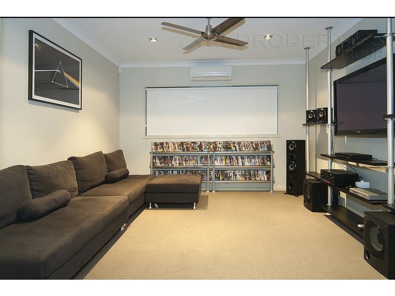 15 Injune Circuit, Calamvale QLD 4116