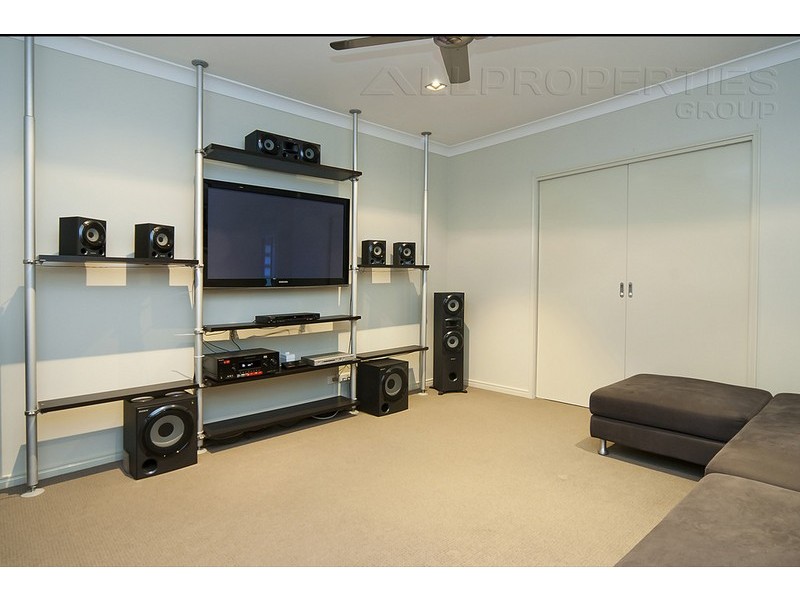15 Injune Circuit, Calamvale QLD 4116
