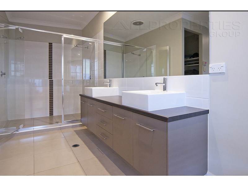 15 Injune Circuit, Calamvale QLD 4116
