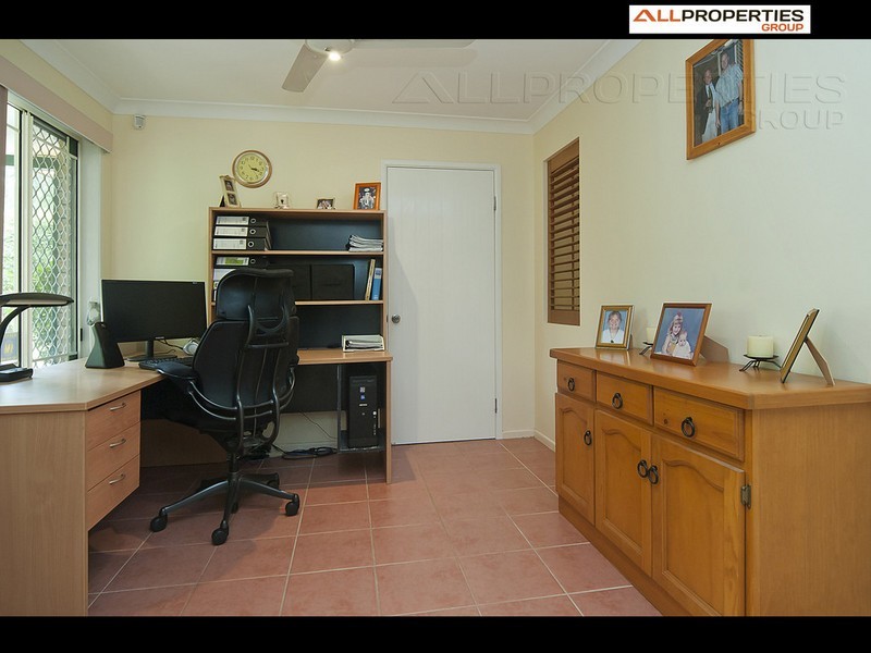 2 Ornata Place, Forest Lake QLD 4078