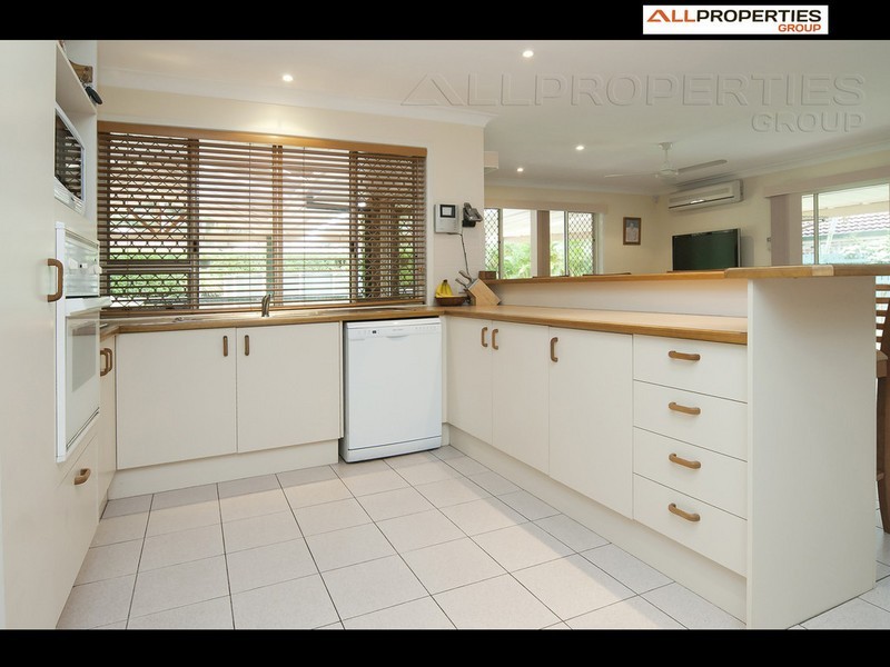 2 Ornata Place, Forest Lake QLD 4078