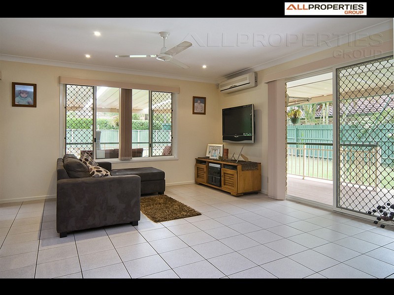 2 Ornata Place, Forest Lake QLD 4078