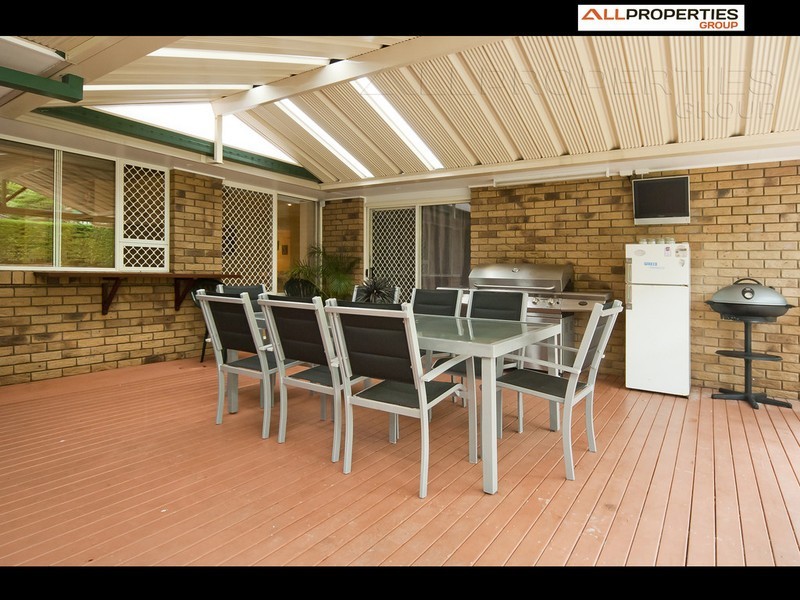 2 Ornata Place, Forest Lake QLD 4078