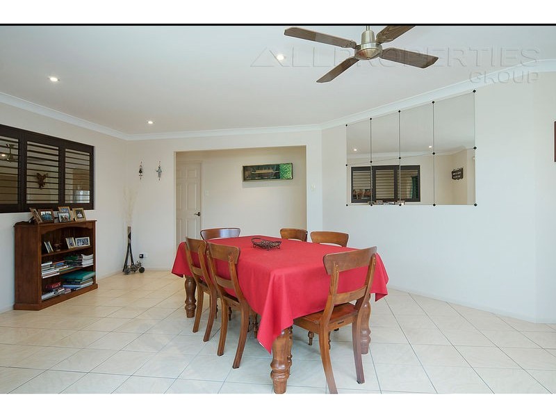 32 Glenelg Place, Parkinson QLD 4115