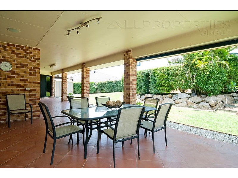 32 Glenelg Place, Parkinson QLD 4115