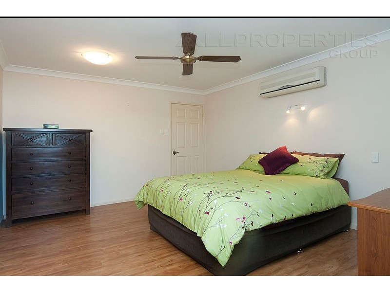 32 Glenelg Place, Parkinson QLD 4115