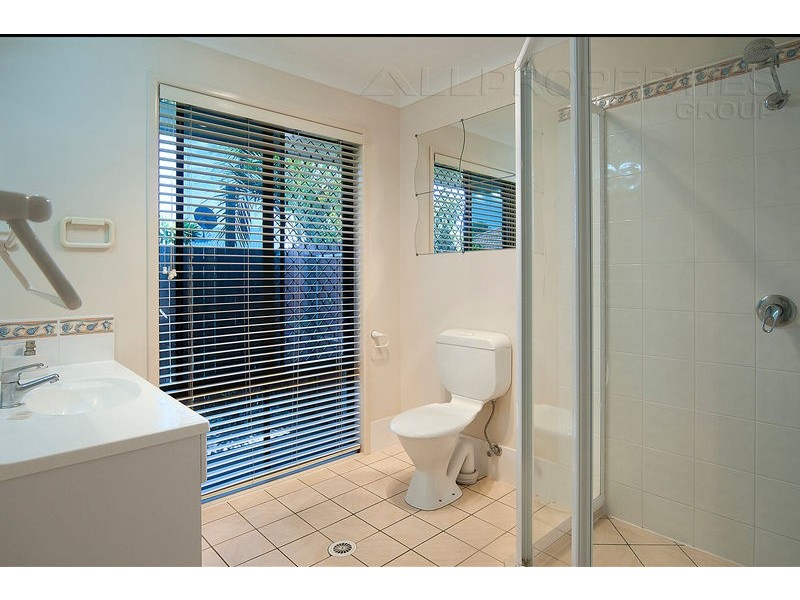 32 Glenelg Place, Parkinson QLD 4115