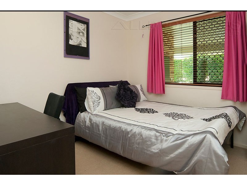 32 Glenelg Place, Parkinson QLD 4115