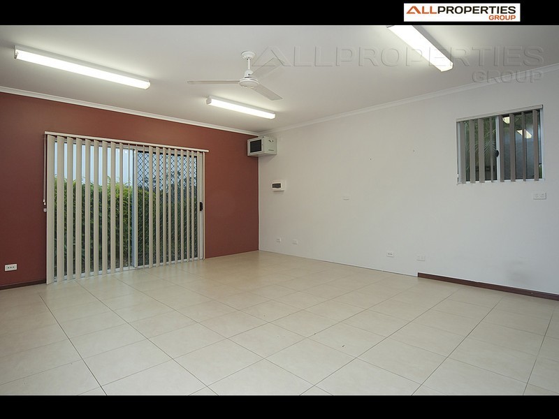 32 Glenelg Place, Parkinson QLD 4115