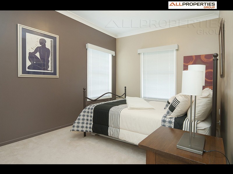 17 Gilberton Crescent, Forest Lake QLD 4078