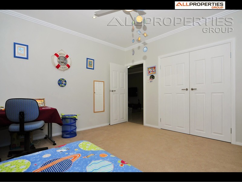 31 Border Cres, New Beith QLD 4124