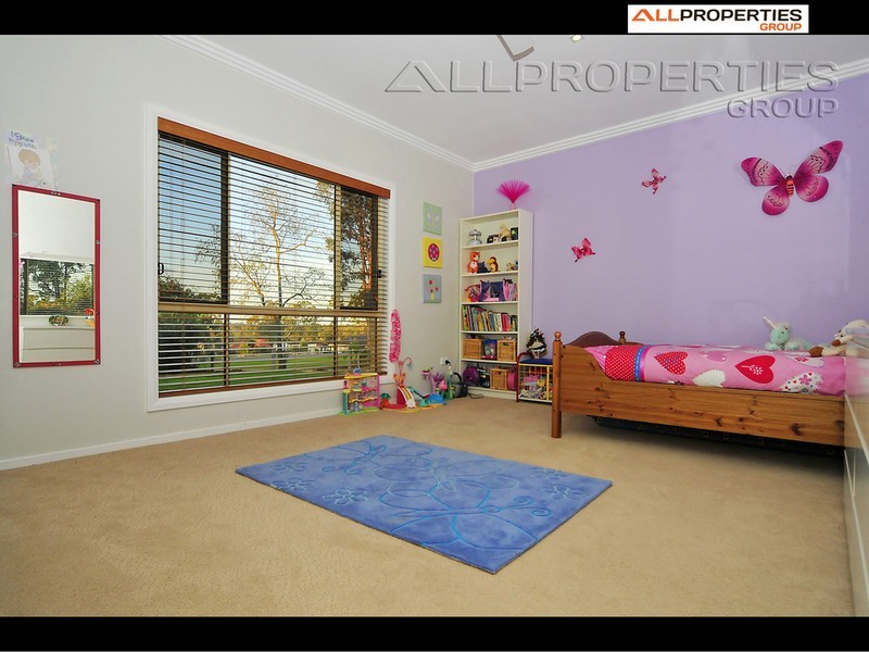 31 Border Cres, New Beith QLD 4124