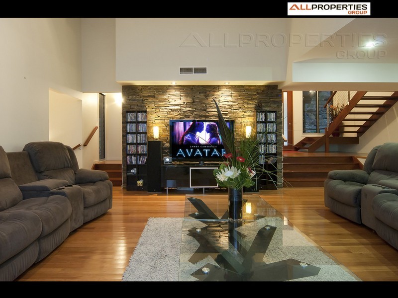 7 Nexus Cl, Edens Landing QLD 4207