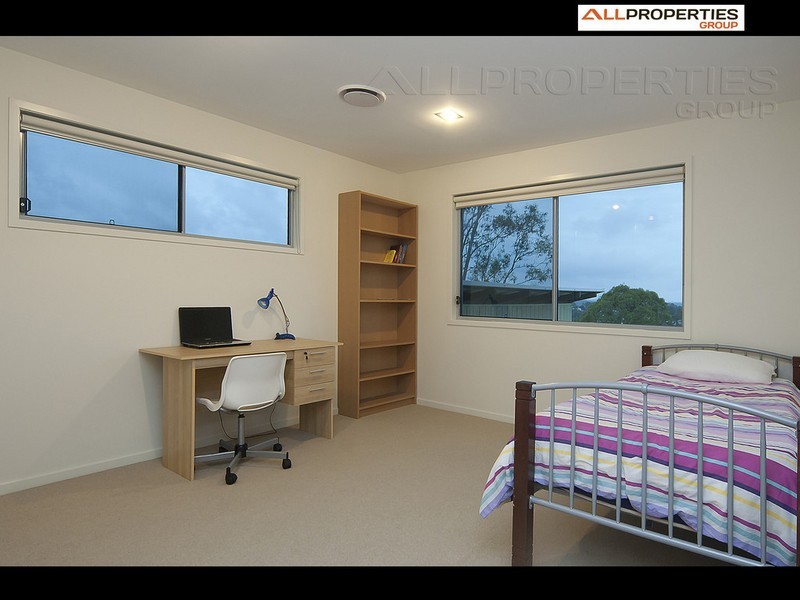 7 Nexus Cl, Edens Landing QLD 4207