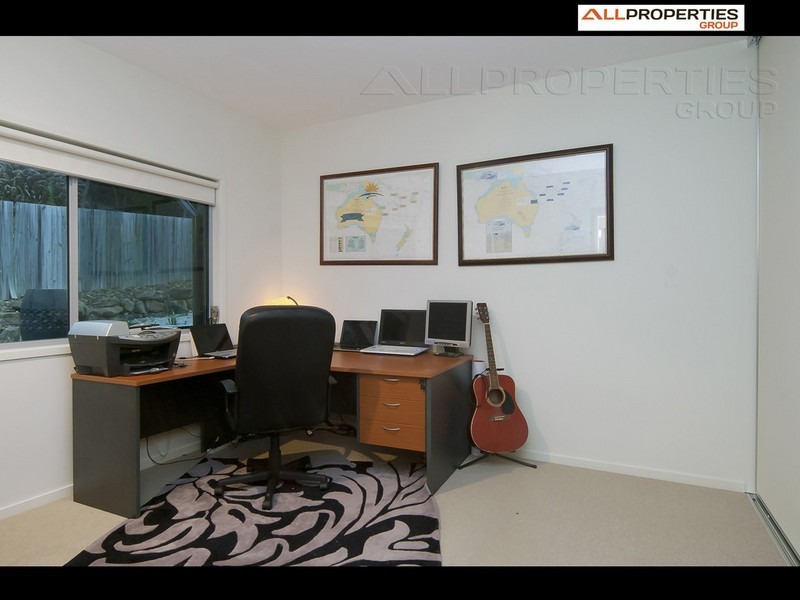 7 Nexus Cl, Edens Landing QLD 4207