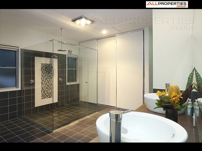 7 Nexus Cl, Edens Landing QLD 4207