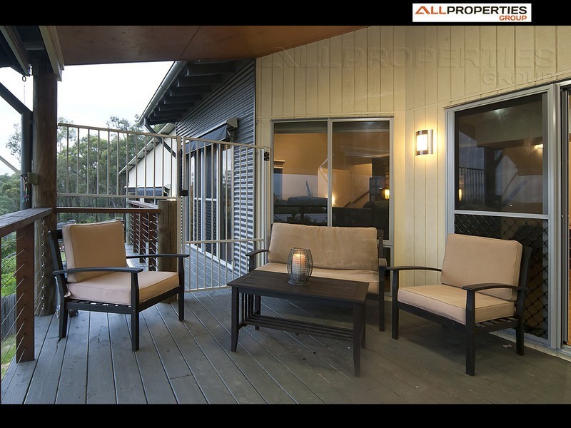 7 Nexus Cl, Edens Landing QLD 4207