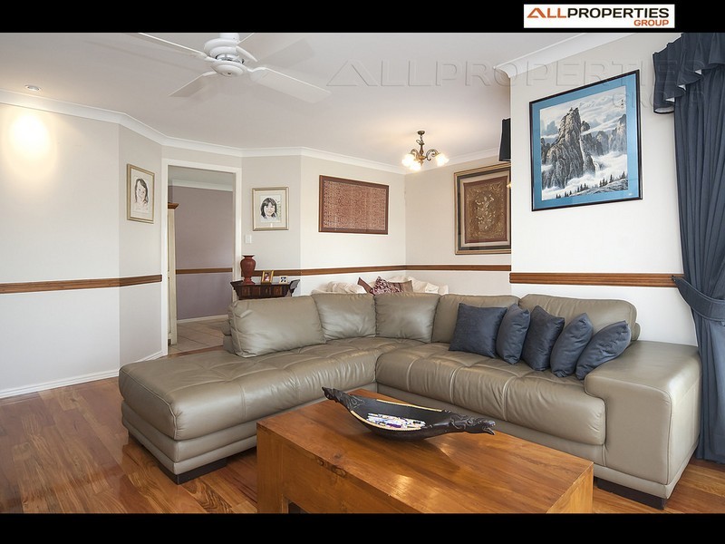 55 Lakeside Crescent, Forest Lake QLD 4078