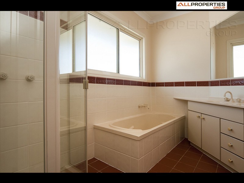 55 Lakeside Crescent, Forest Lake QLD 4078