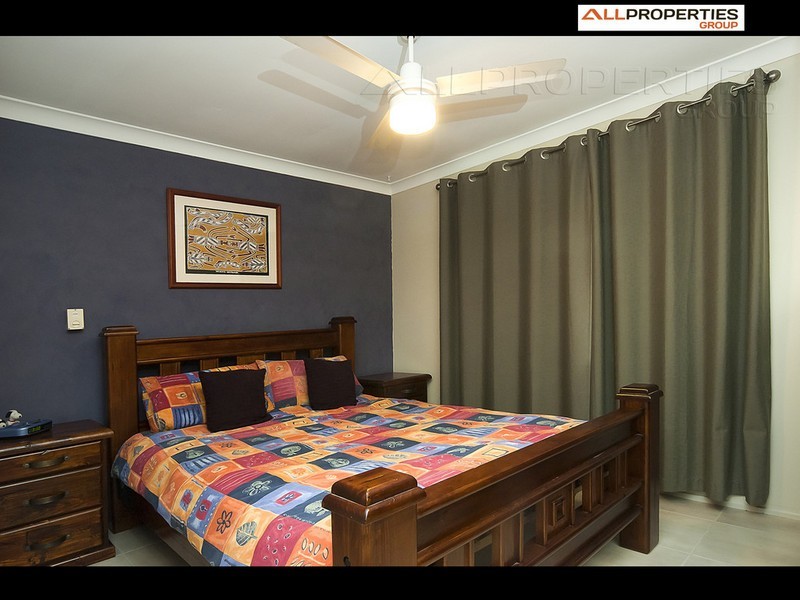 Regents Park QLD 4118