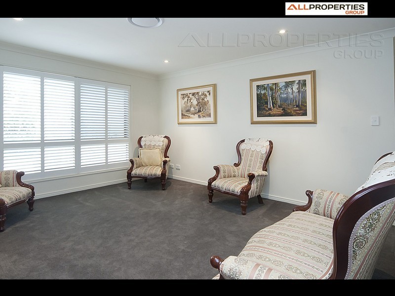 18 Cypress Street, Heathwood QLD 4110