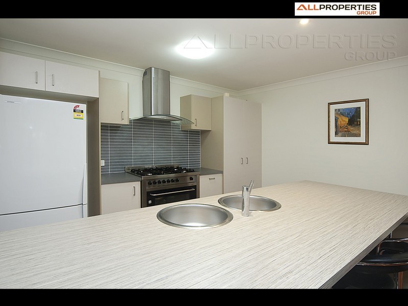 18 Cypress Street, Heathwood QLD 4110