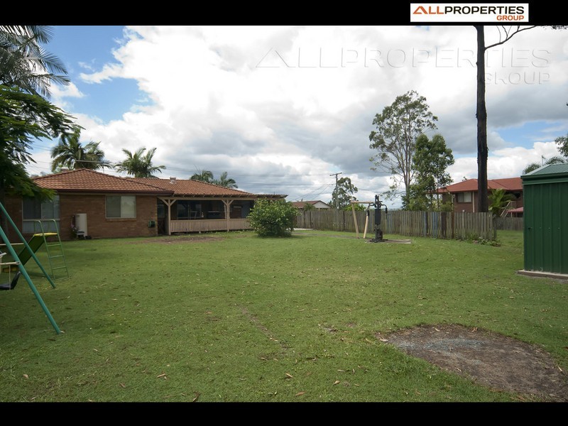 76 Owens Crescent, Regents Park QLD 4118