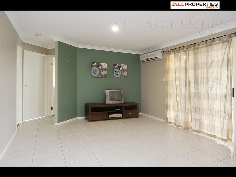 9 SAMIA COURT, Regents Park QLD 4118