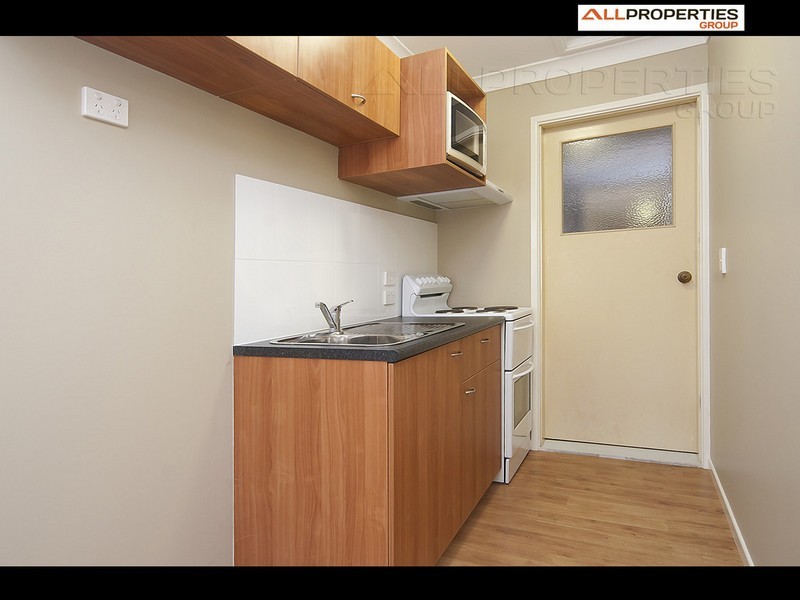 9 SAMIA COURT, Regents Park QLD 4118