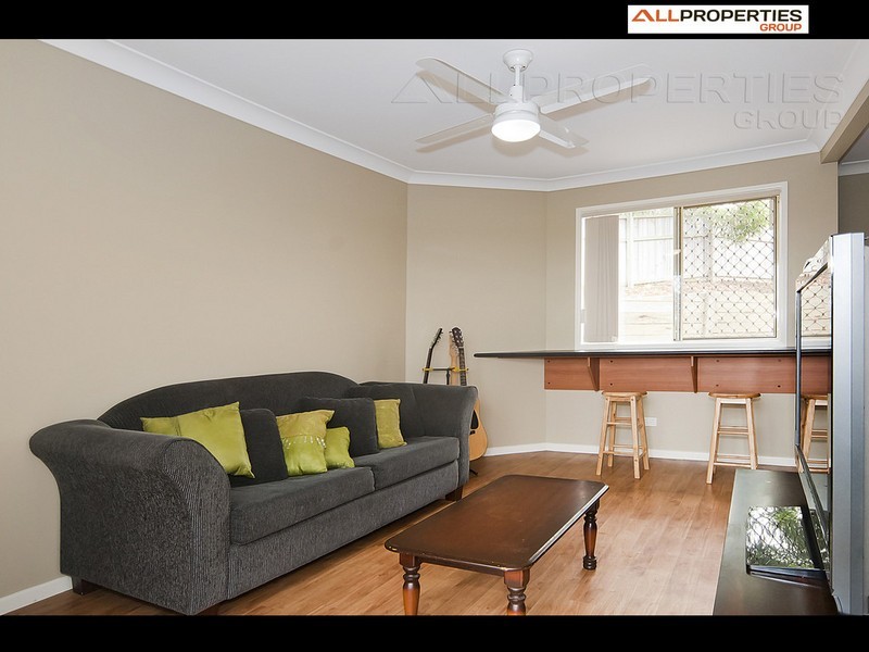 9 SAMIA COURT, Regents Park QLD 4118