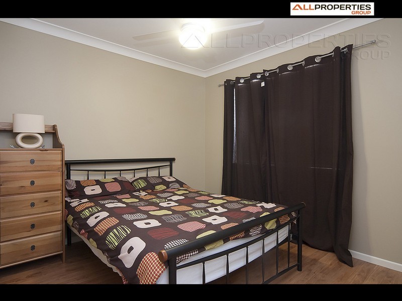 9 SAMIA COURT, Regents Park QLD 4118